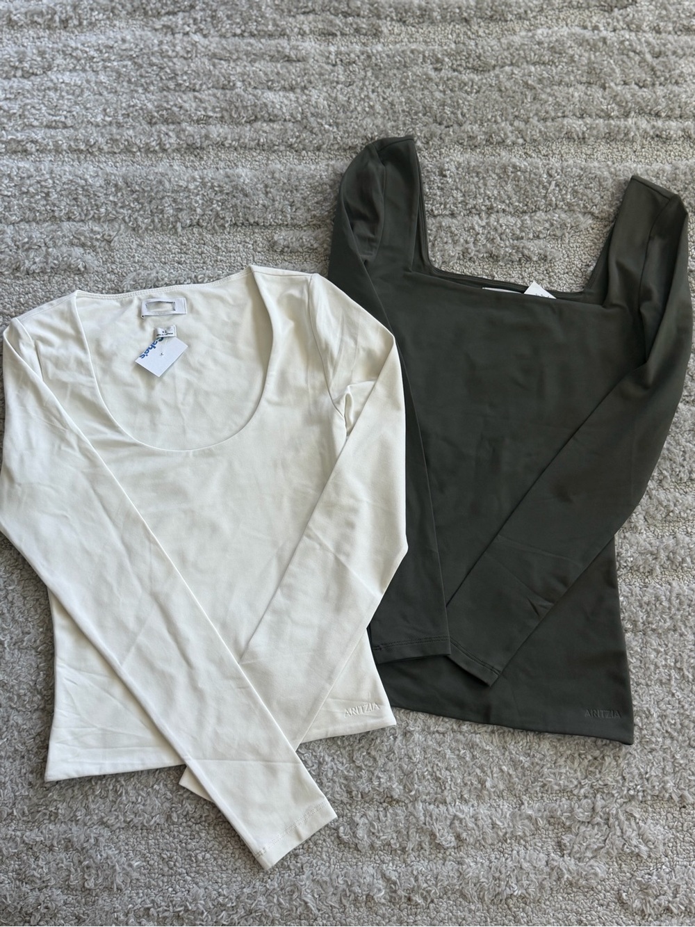 2 NWT Aritzia Size Extra Small Bundle
